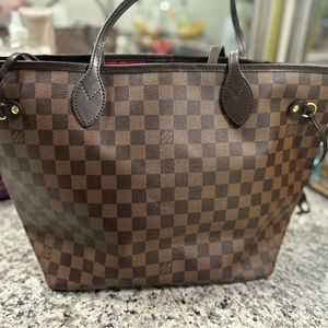 Authentic Louis Vuitton Neverfull MM 40!
